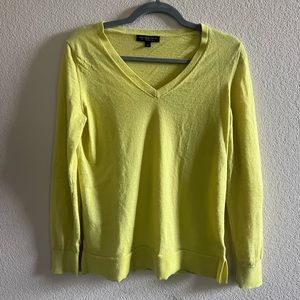 Banana Republic V neck Marino Wool Sweater - Size M - lime yellow